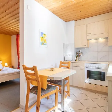 Haus Padrun 3 By Vacations Апартаменти